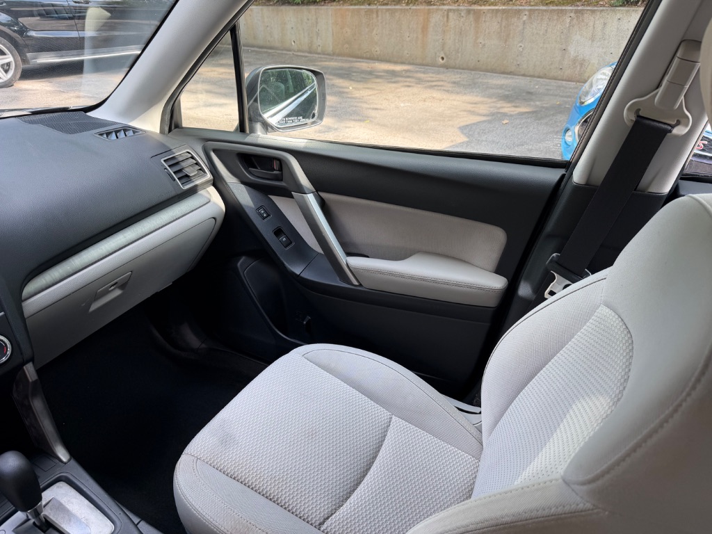 2016 Subaru Forester i - Photo 10