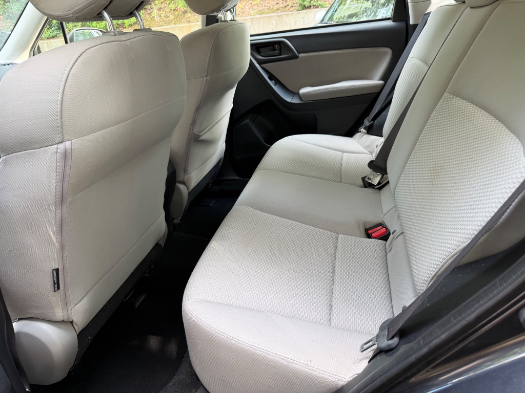 2016 Subaru Forester i - Photo 8